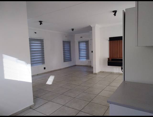 3 BEDROOM TOWNHOUSE FOR SALE IN SOUTH HILLS